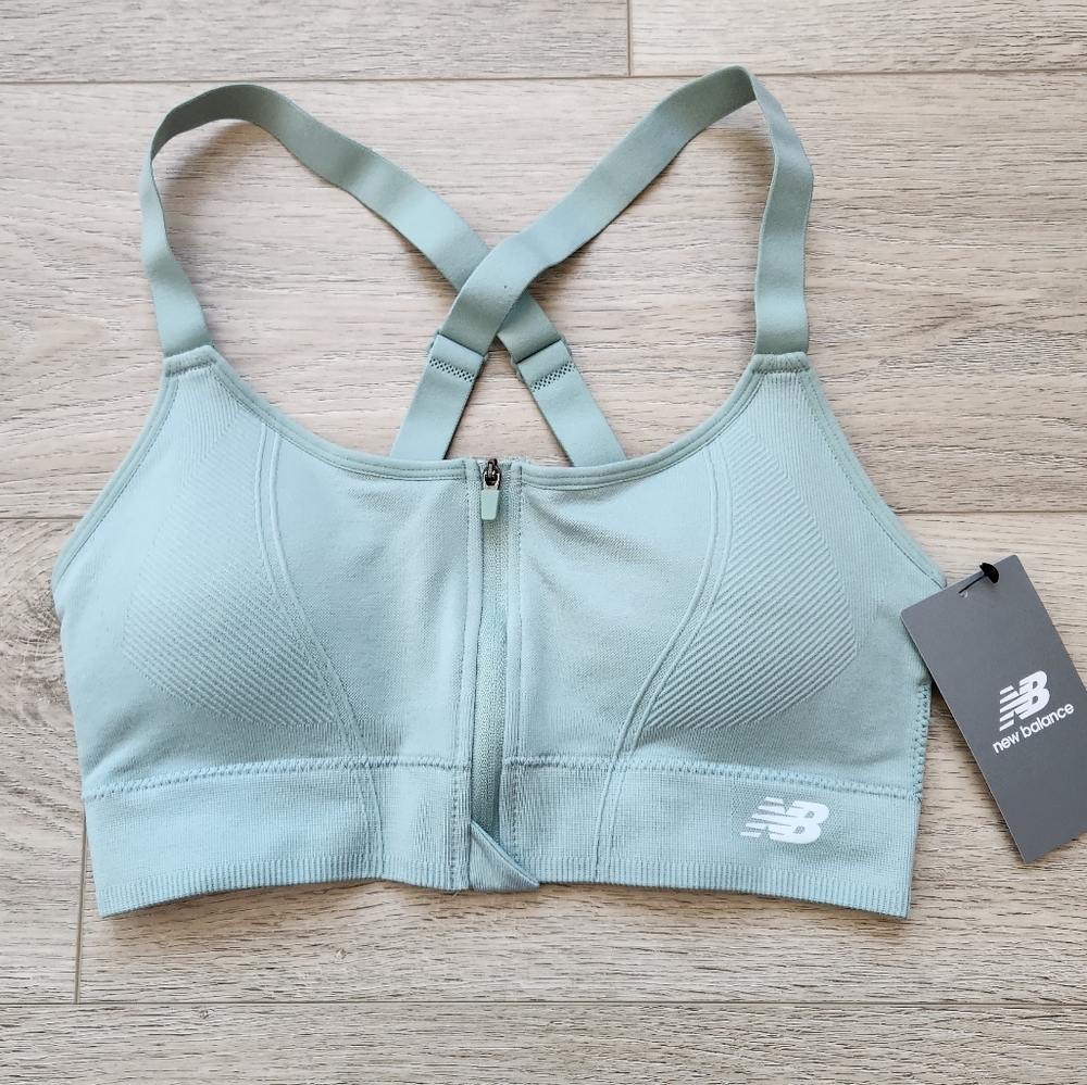 New Balance Light Green Sports Bra Womens Medium Front Clasp Cross Straps Nwt